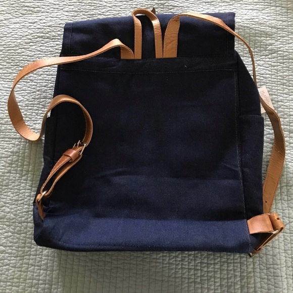 New Trades Of Hope Wayfarer Backpack - Picture 4 of 4